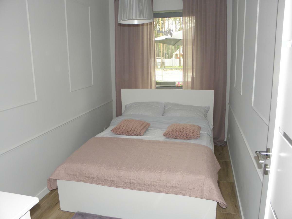 Apartament Z Ogrodkiem Pobierowo Exteriör bild
